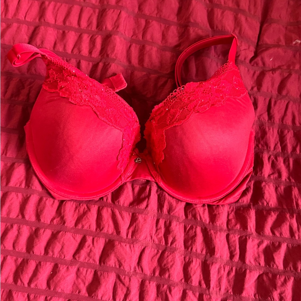 Victoria's Secret Vibrant Red Lace Bra